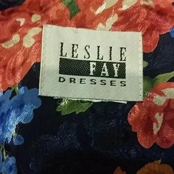 Leslie Faye 1980's Vintage Floral 2 Piece Skirt/ Top Set 8 - Picture 6 of 9